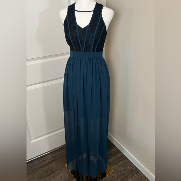 BCBG Generation, Women’s, Sleeveless, Lace, Chiffon, Full Length, Maxi, Dress. - Picture 12 of 12